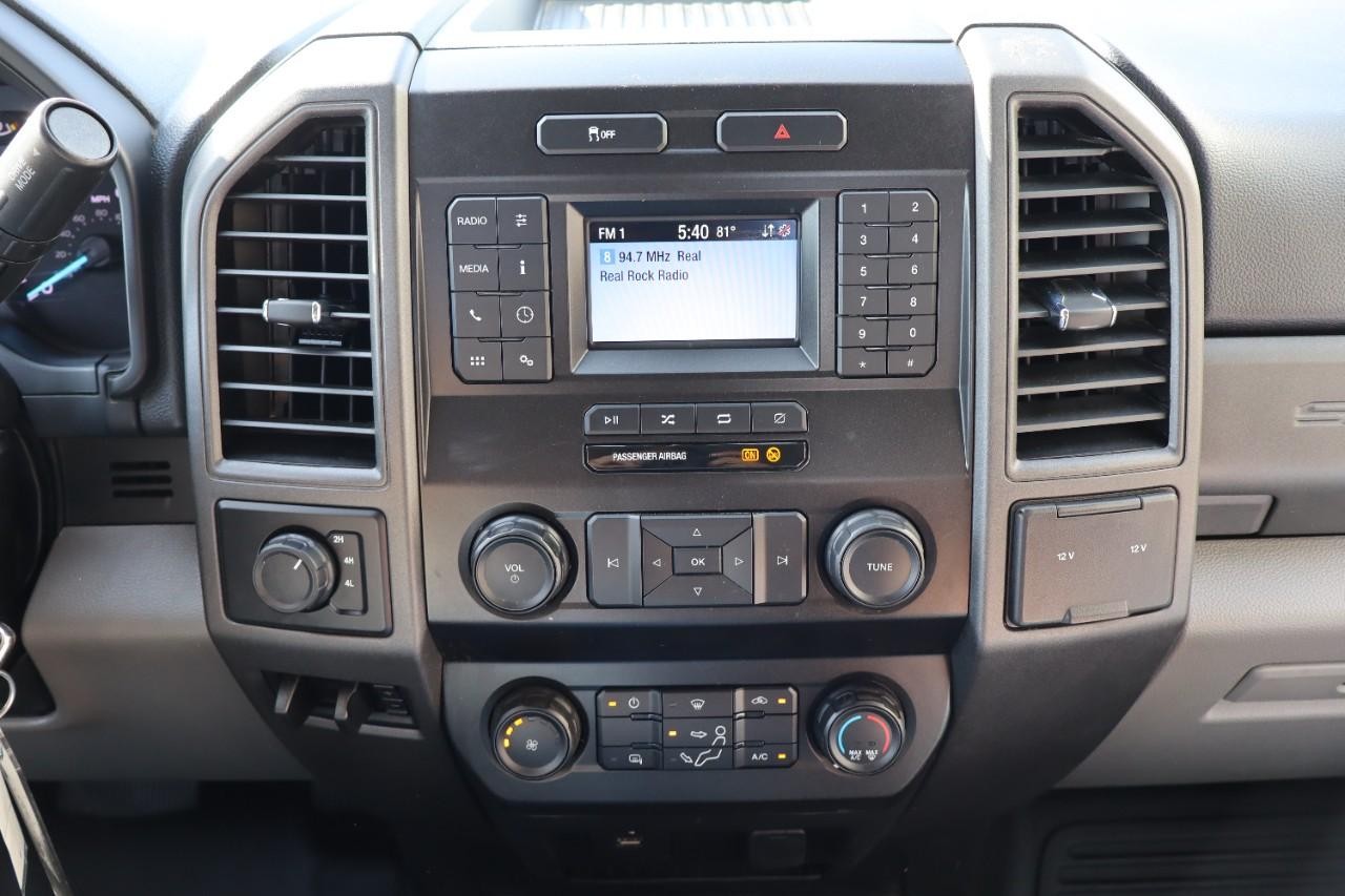 Ford Super Duty F-350 DRW Vehicle Full-screen Gallery Image 15