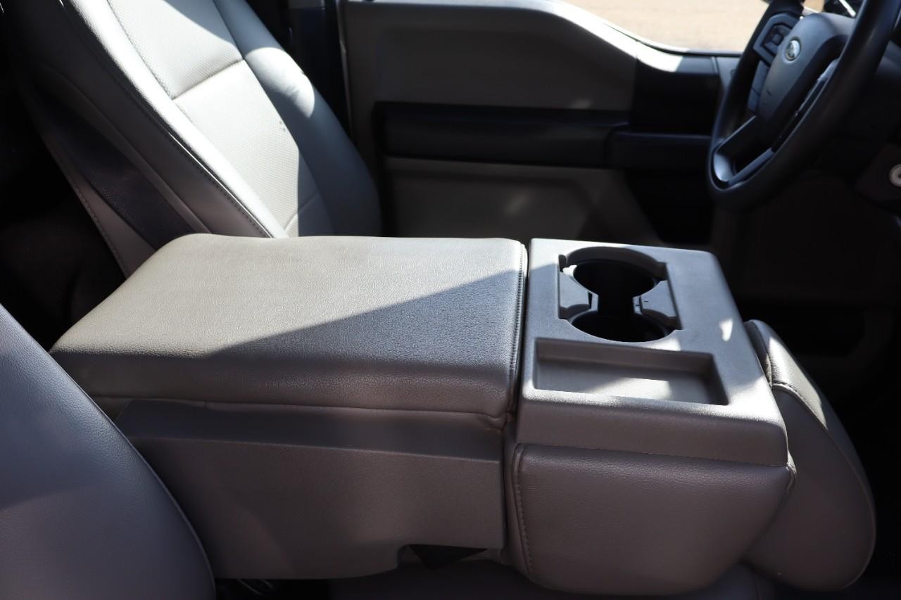 Ford Super Duty F-350 DRW Vehicle Full-screen Gallery Image 21