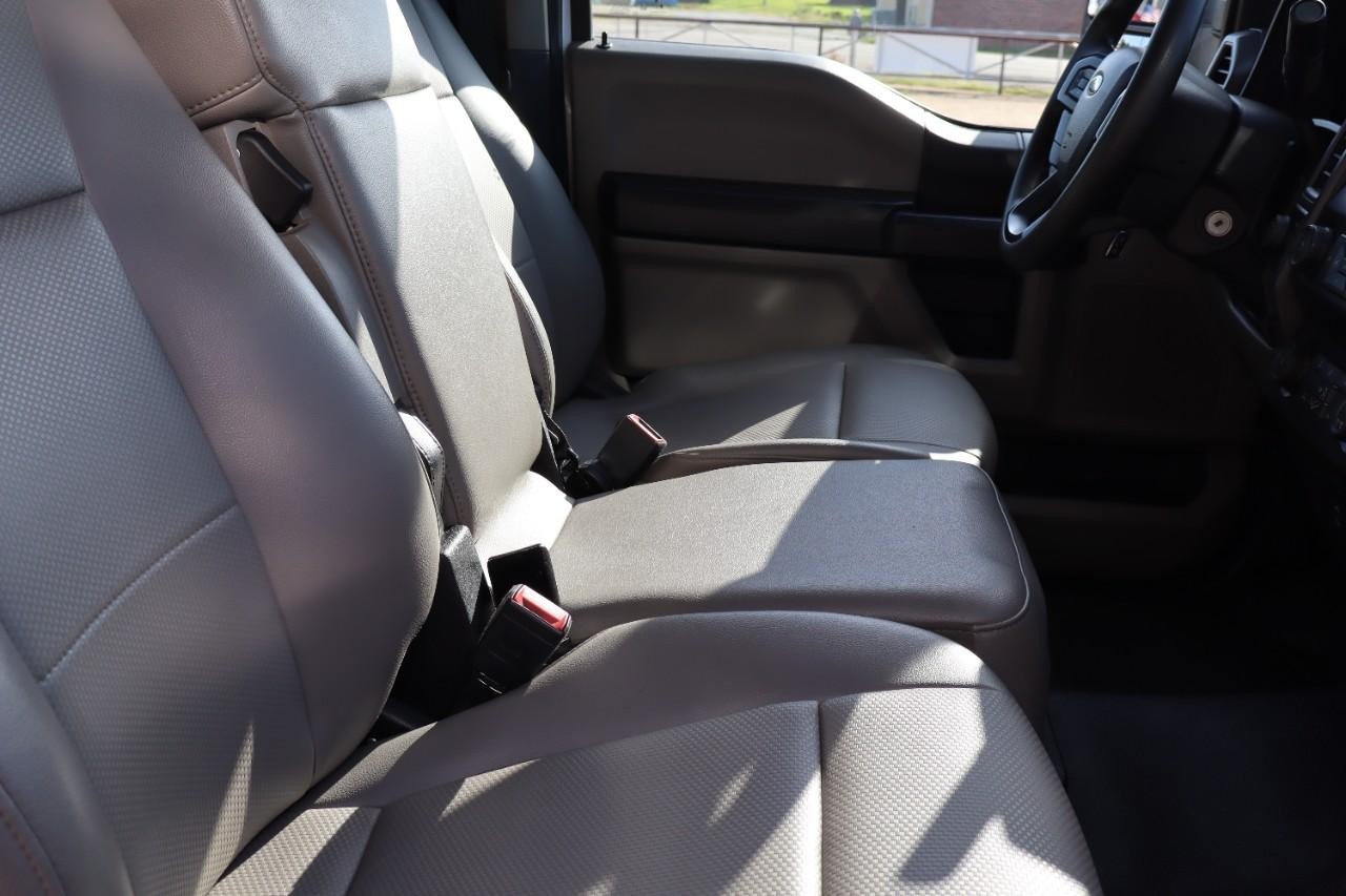 Ford Super Duty F-350 DRW Vehicle Full-screen Gallery Image 22