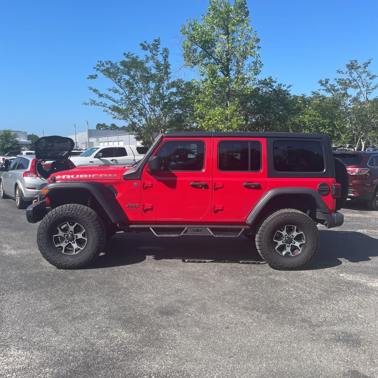 Jeep Wrangler Unlimited Vehicle Full-screen Gallery Image 2