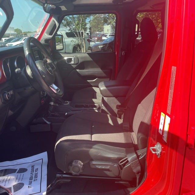 Jeep Wrangler Unlimited Vehicle Full-screen Gallery Image 9