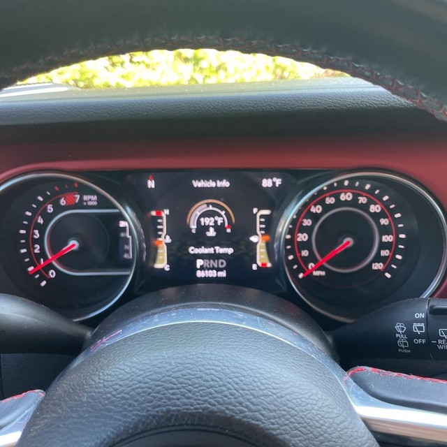 Jeep Wrangler Unlimited Vehicle Full-screen Gallery Image 16