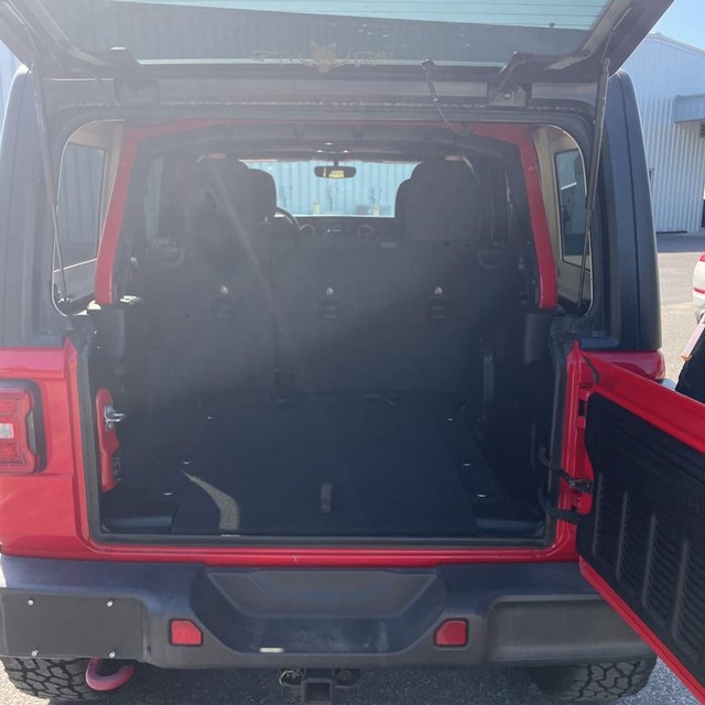 Jeep Wrangler Unlimited Vehicle Full-screen Gallery Image 17