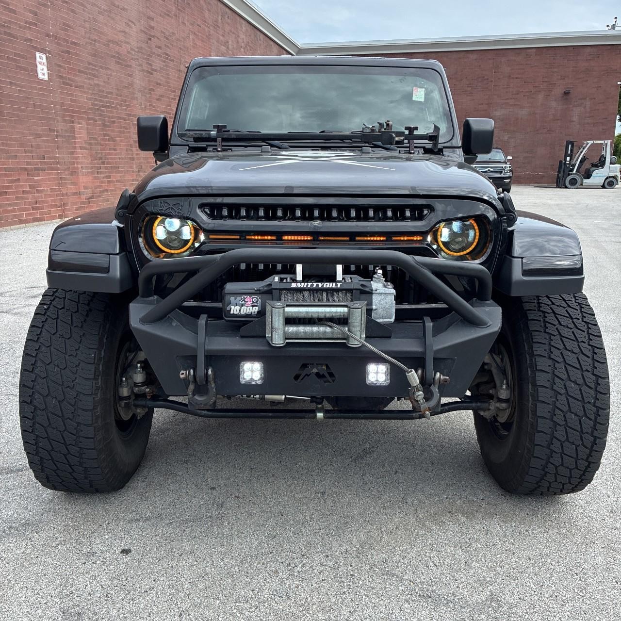 Jeep Gladiator Vehicle Full-screen Gallery Image 7