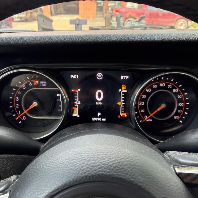 Jeep Gladiator Vehicle Full-screen Gallery Image 15