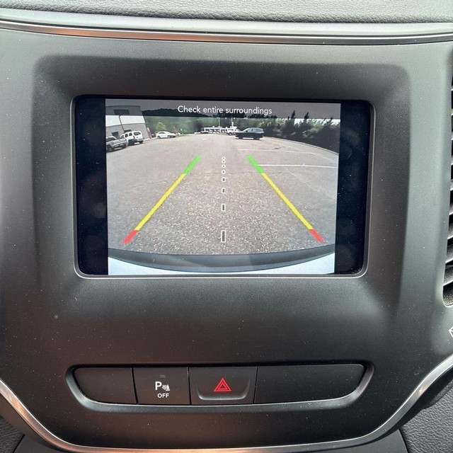 Jeep Cherokee Vehicle Full-screen Gallery Image 14