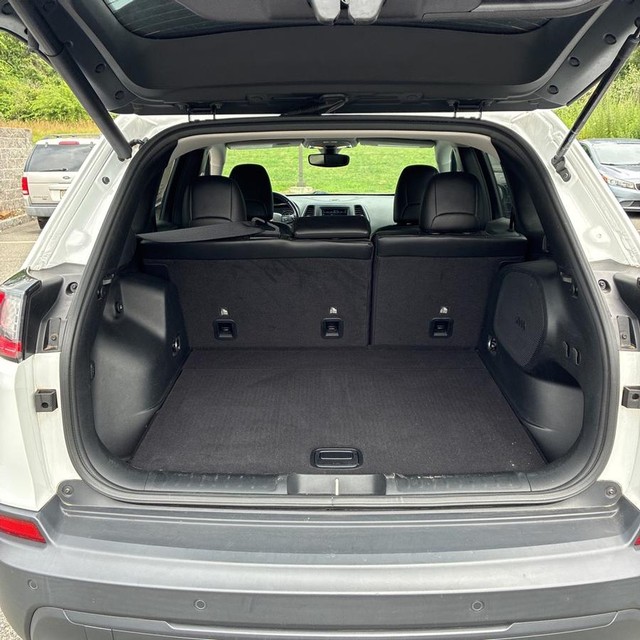 Jeep Cherokee Vehicle Full-screen Gallery Image 17
