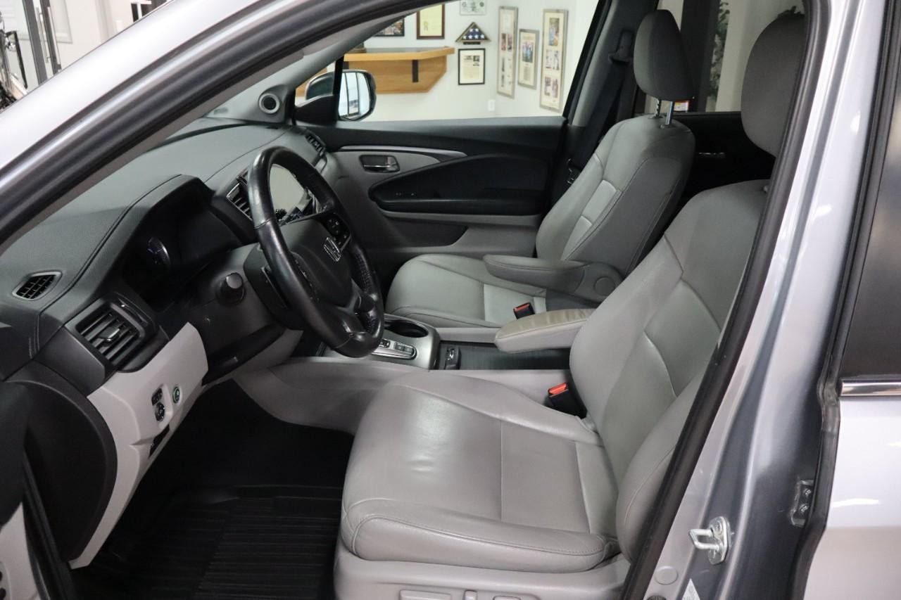 Honda Pilot Vehicle Full-screen Gallery Image 10