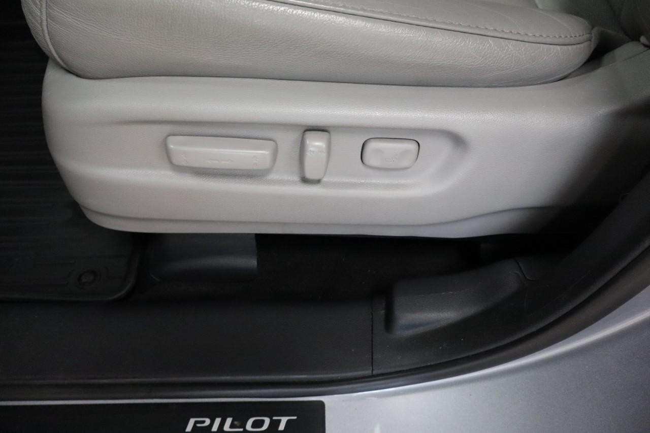 Honda Pilot Vehicle Full-screen Gallery Image 11