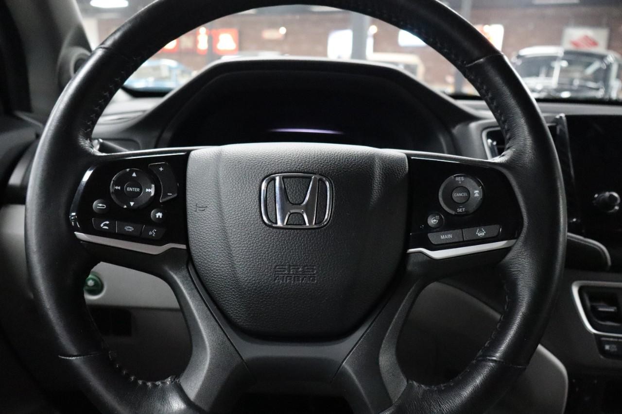 Honda Pilot Vehicle Full-screen Gallery Image 15