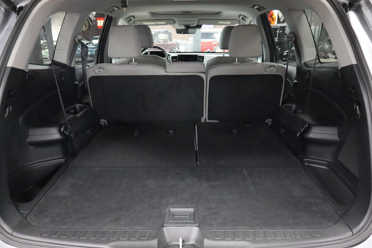 Honda Pilot Vehicle Full-screen Gallery Image 22