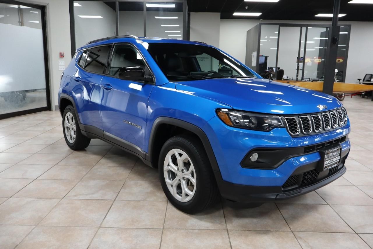 Jeep Compass Vehicle Full-screen Gallery Image 7
