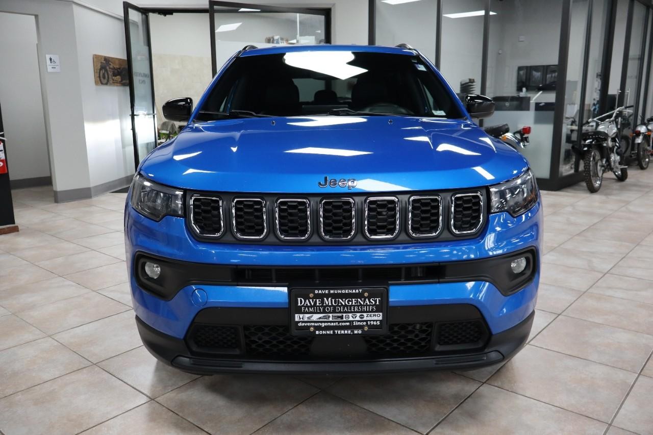 Jeep Compass Vehicle Full-screen Gallery Image 8