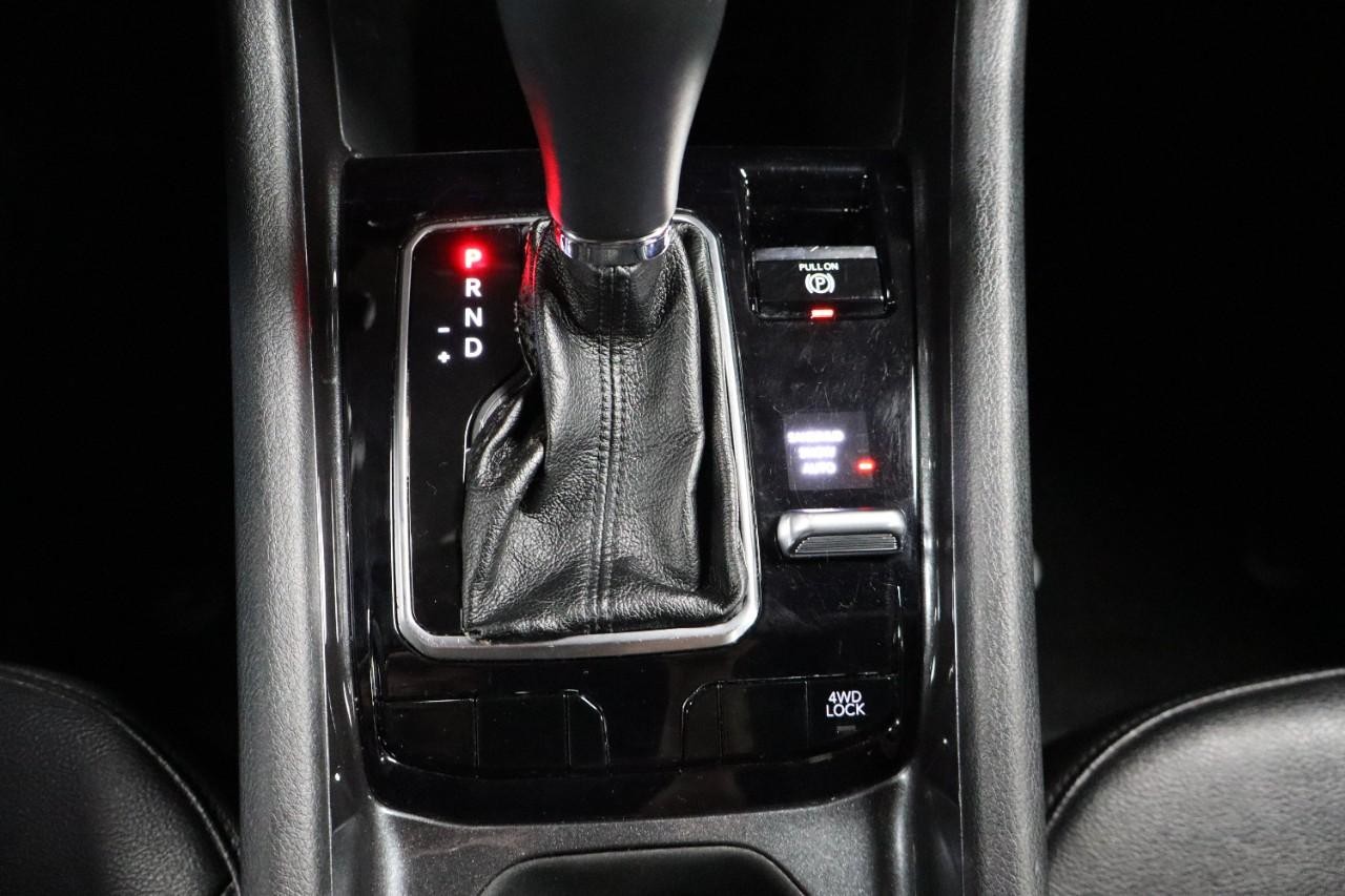 Jeep Compass Vehicle Full-screen Gallery Image 20