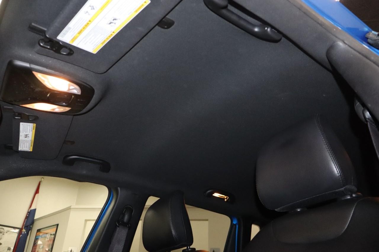 Jeep Compass Vehicle Full-screen Gallery Image 21
