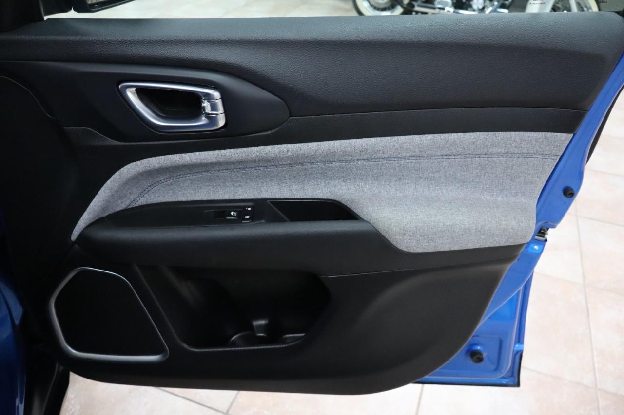 Jeep Compass Vehicle Full-screen Gallery Image 28