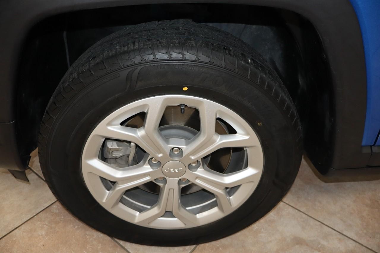 Jeep Compass Vehicle Full-screen Gallery Image 31