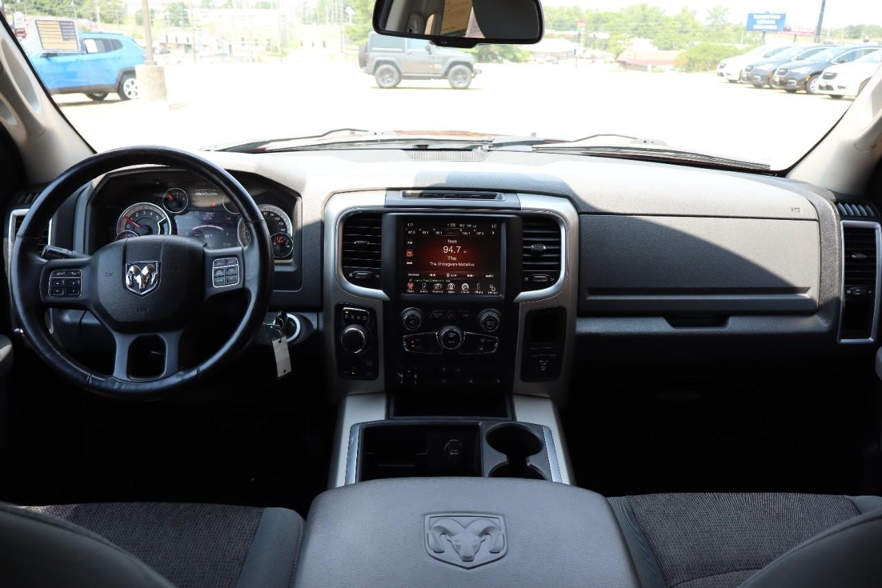 Ram 1500 Vehicle Full-screen Gallery Image 12