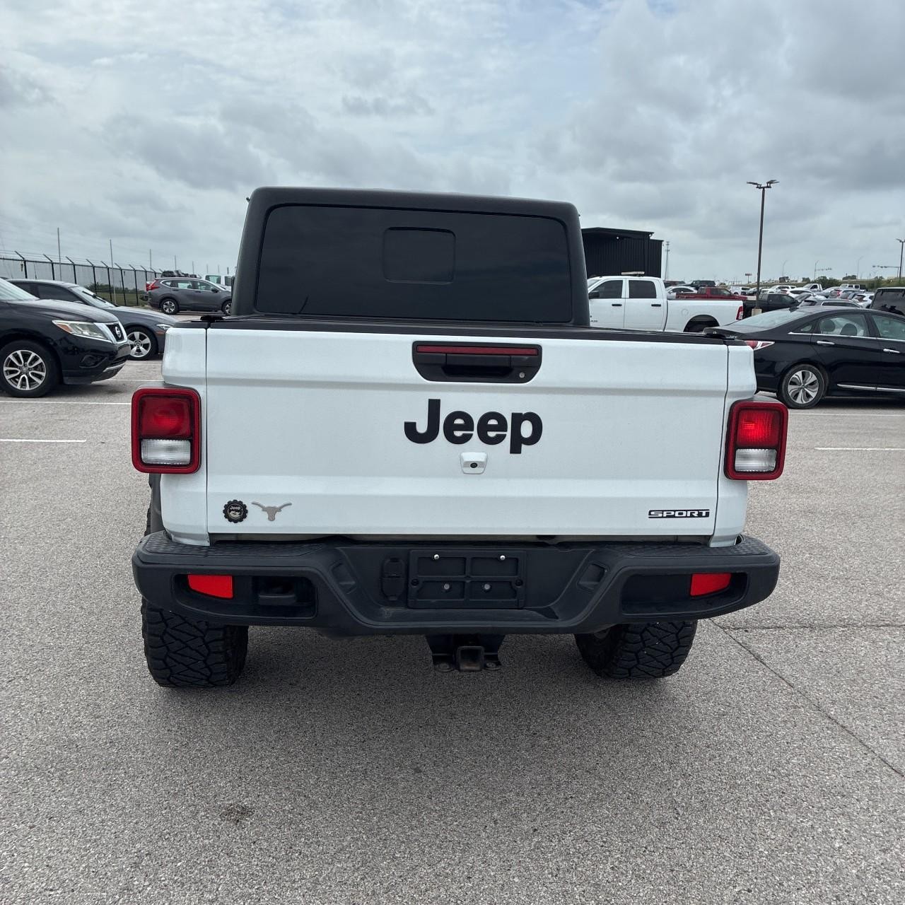 Jeep Gladiator Vehicle Full-screen Gallery Image 4