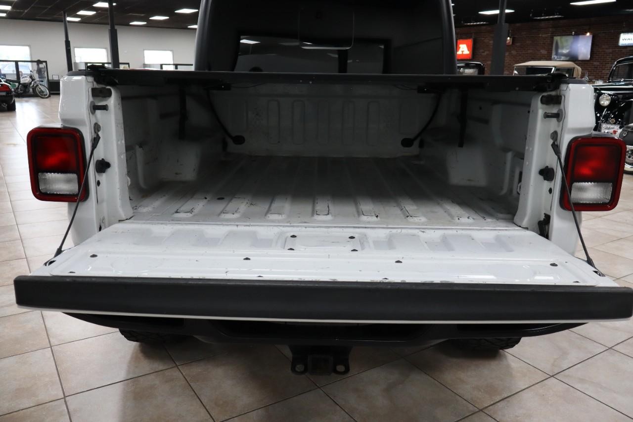 Jeep Gladiator Vehicle Full-screen Gallery Image 9