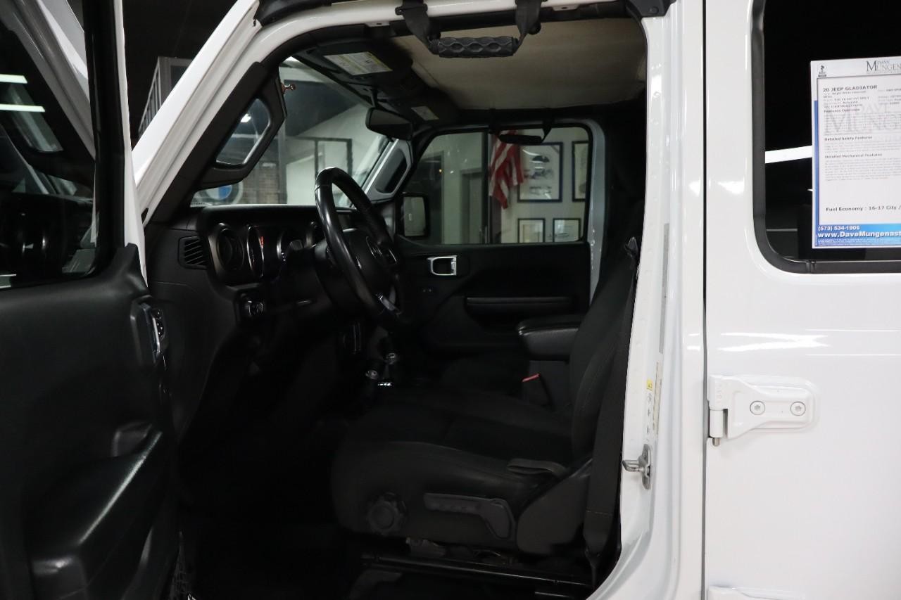 Jeep Gladiator Vehicle Full-screen Gallery Image 12
