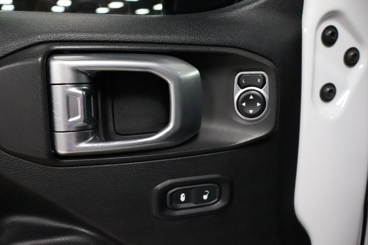Jeep Gladiator Vehicle Full-screen Gallery Image 13