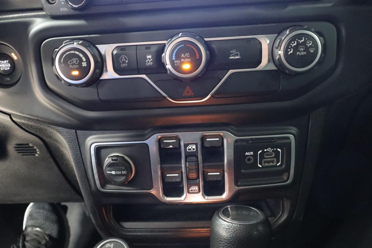 Jeep Gladiator Vehicle Full-screen Gallery Image 18