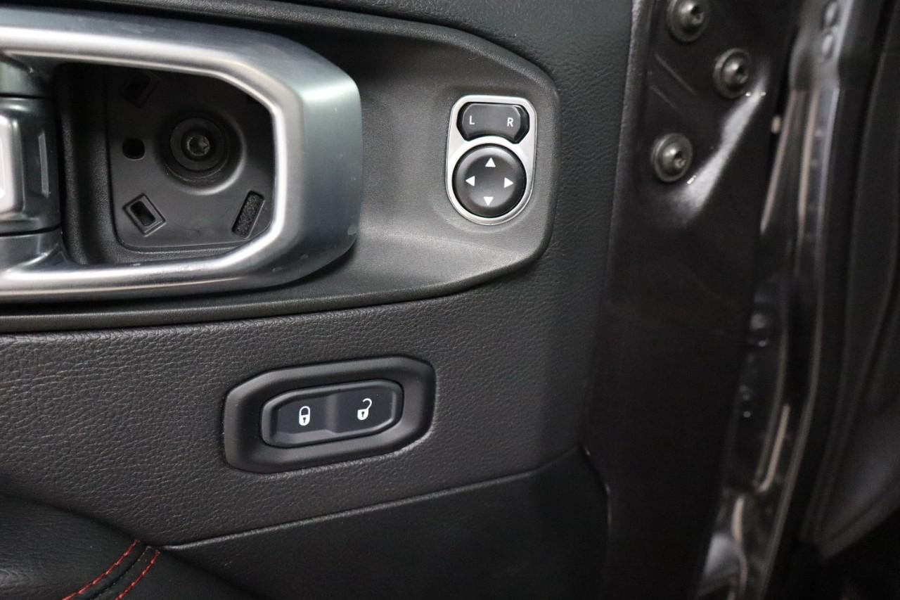 Jeep Wrangler Unlimited Vehicle Full-screen Gallery Image 11