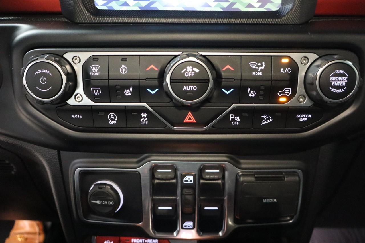 Jeep Wrangler Unlimited Vehicle Full-screen Gallery Image 13