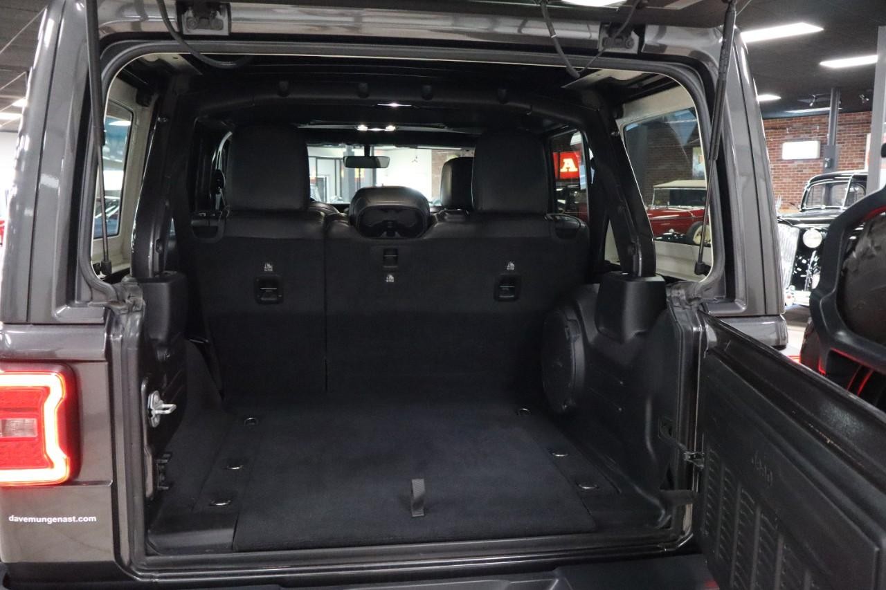 Jeep Wrangler Unlimited Vehicle Full-screen Gallery Image 22