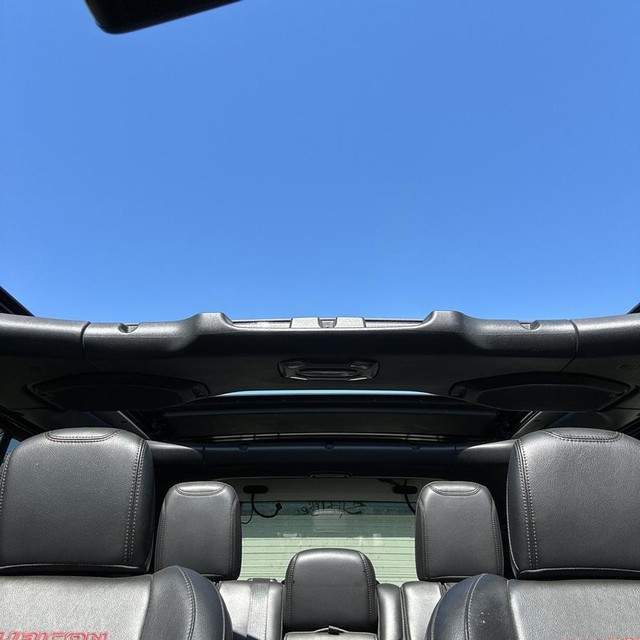 Jeep Wrangler Unlimited Vehicle Full-screen Gallery Image 13