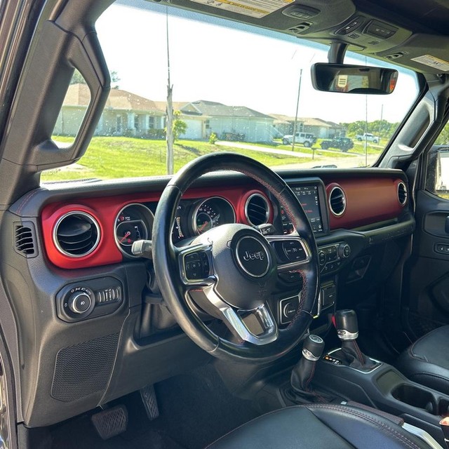 Jeep Wrangler Unlimited Vehicle Full-screen Gallery Image 14