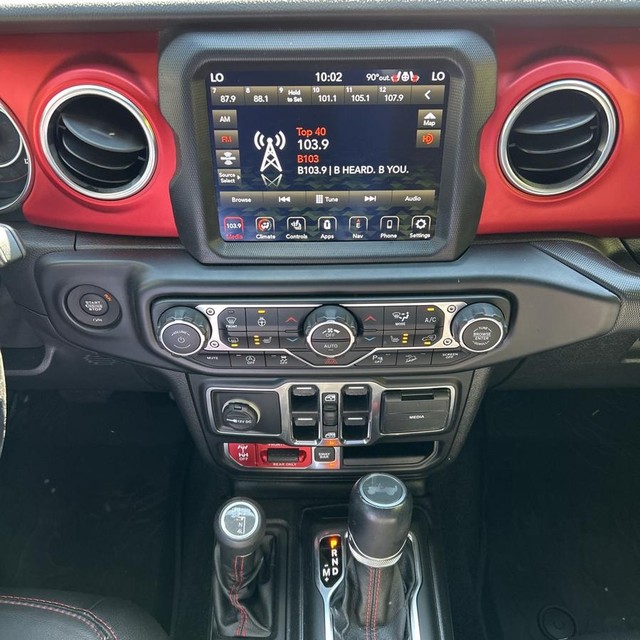 Jeep Wrangler Unlimited Vehicle Full-screen Gallery Image 15