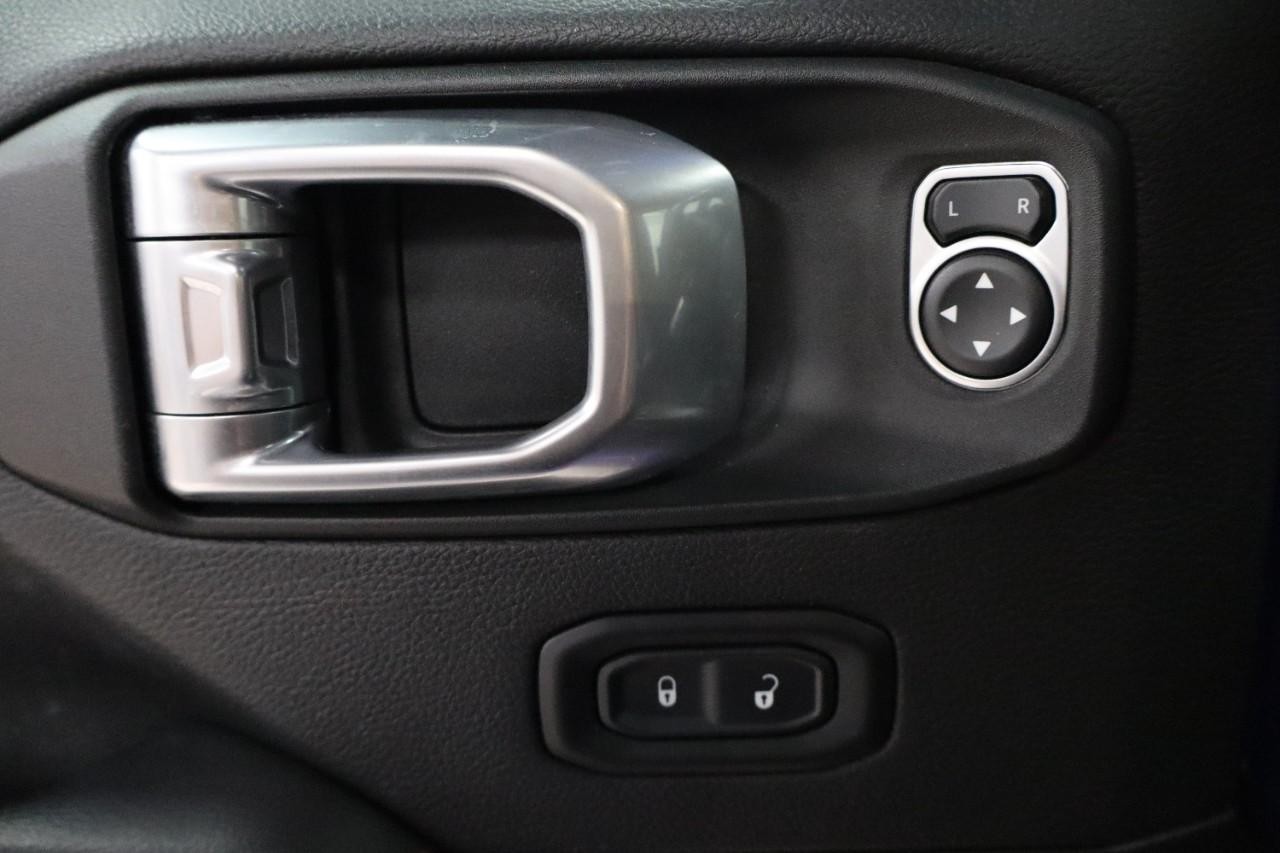 Jeep Wrangler Unlimited Vehicle Full-screen Gallery Image 12