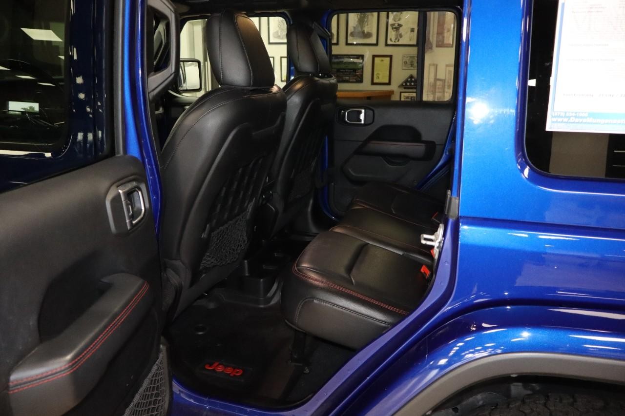 Jeep Wrangler Unlimited Vehicle Full-screen Gallery Image 24