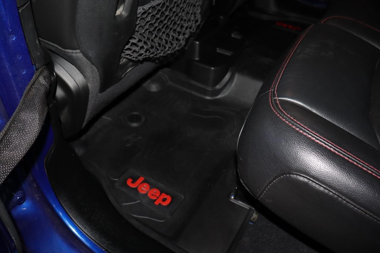 Jeep Wrangler Unlimited Vehicle Full-screen Gallery Image 26