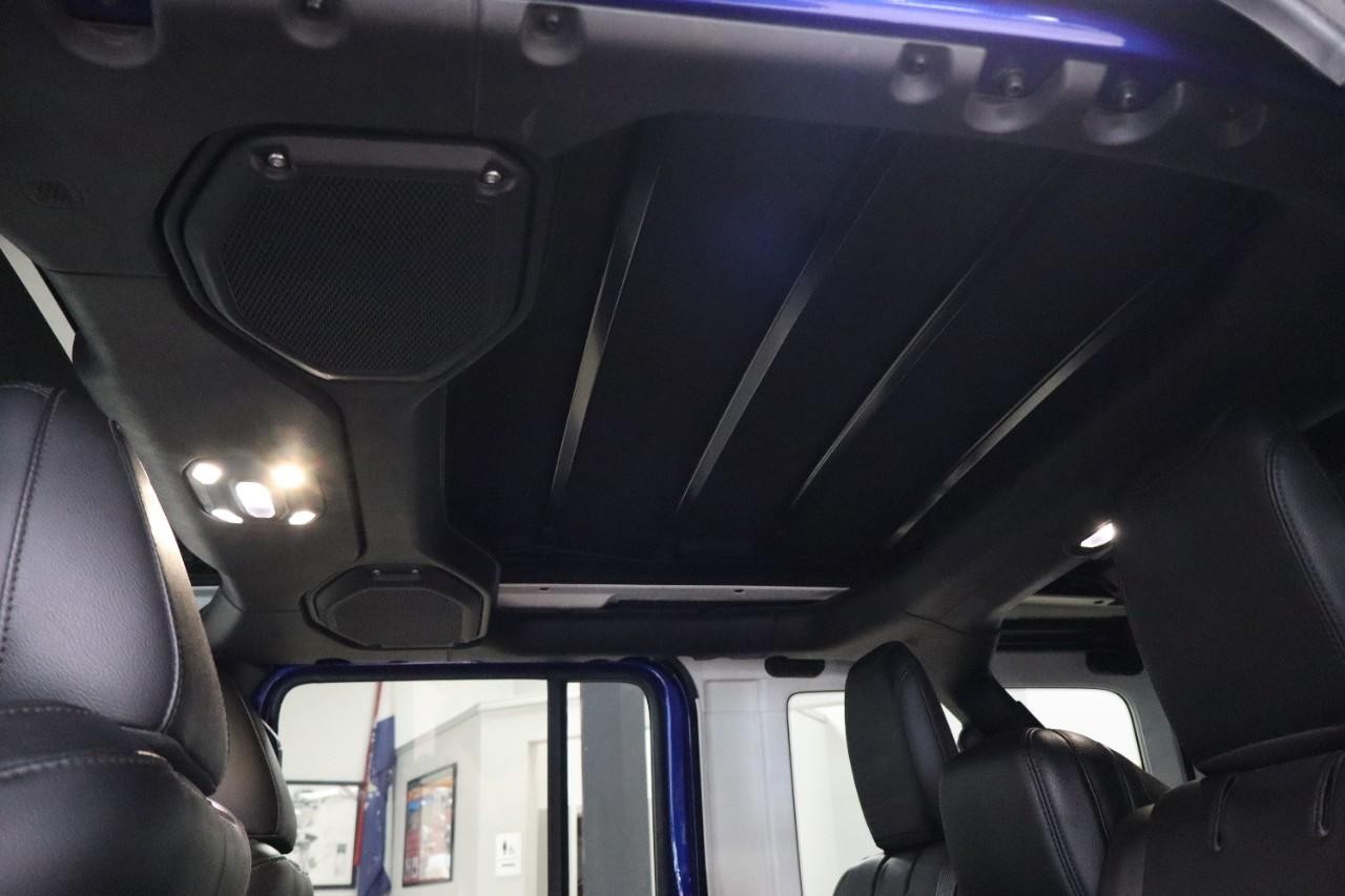 Jeep Wrangler Unlimited Vehicle Full-screen Gallery Image 29