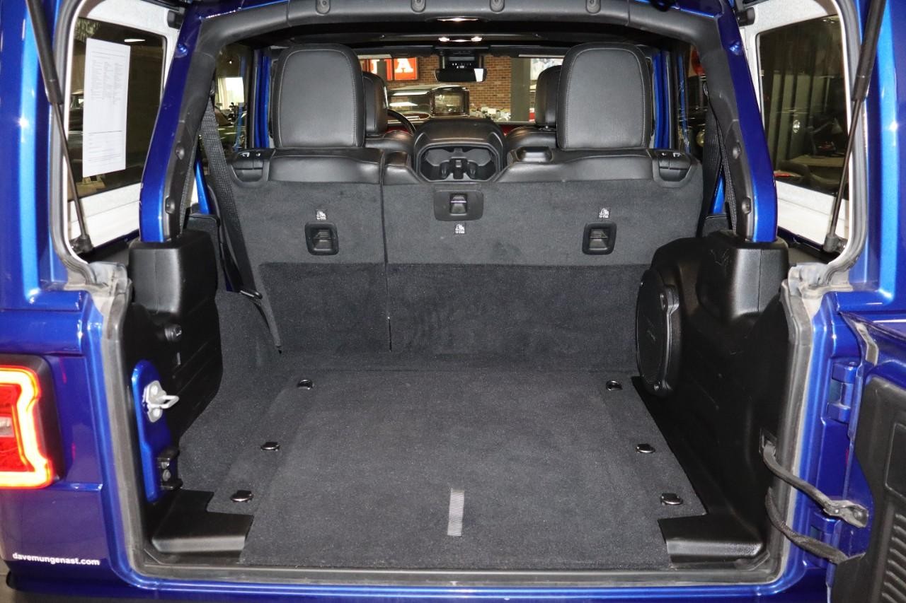 Jeep Wrangler Unlimited Vehicle Full-screen Gallery Image 30