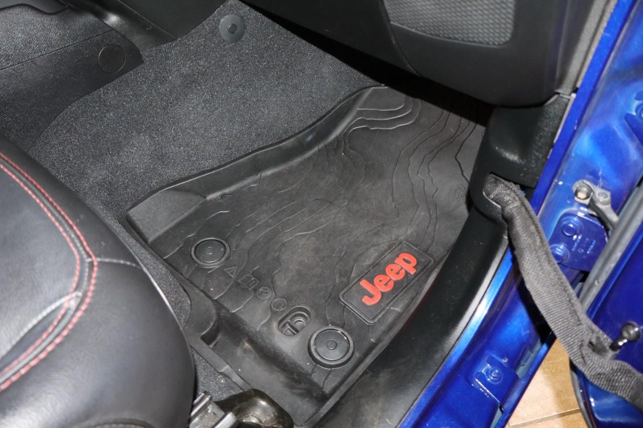 Jeep Wrangler Unlimited Vehicle Full-screen Gallery Image 36