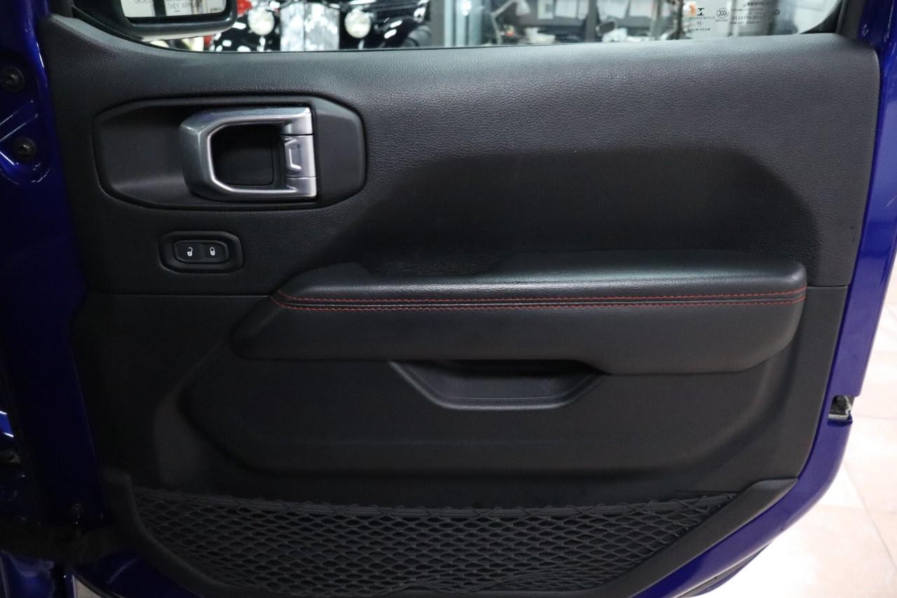 Jeep Wrangler Unlimited Vehicle Full-screen Gallery Image 37