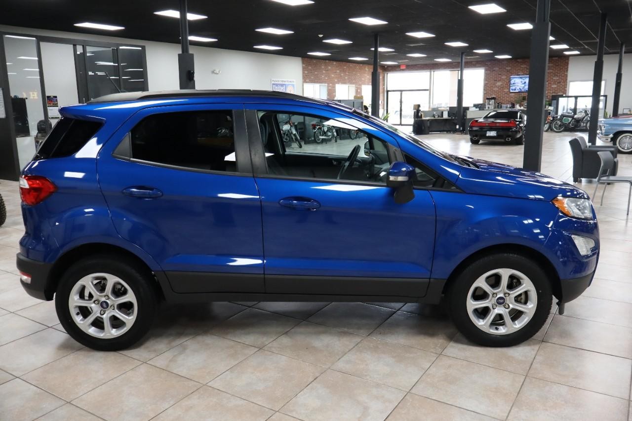 Ford EcoSport Vehicle Full-screen Gallery Image 7