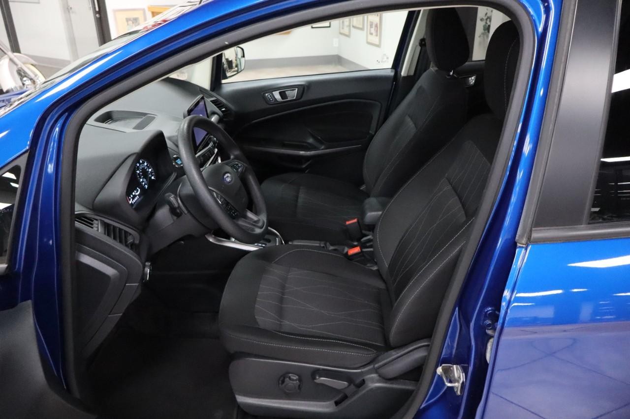 Ford EcoSport Vehicle Full-screen Gallery Image 10