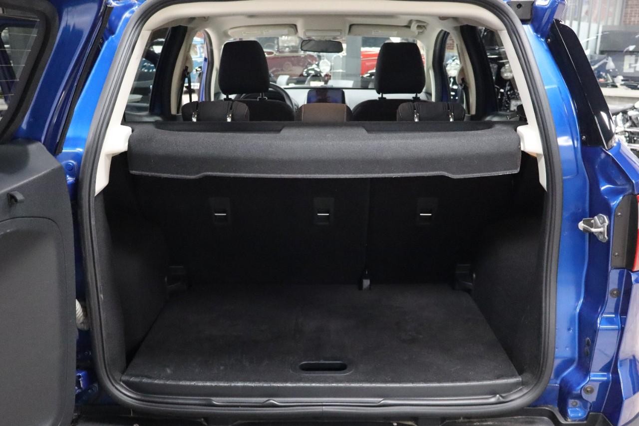 Ford EcoSport Vehicle Full-screen Gallery Image 20
