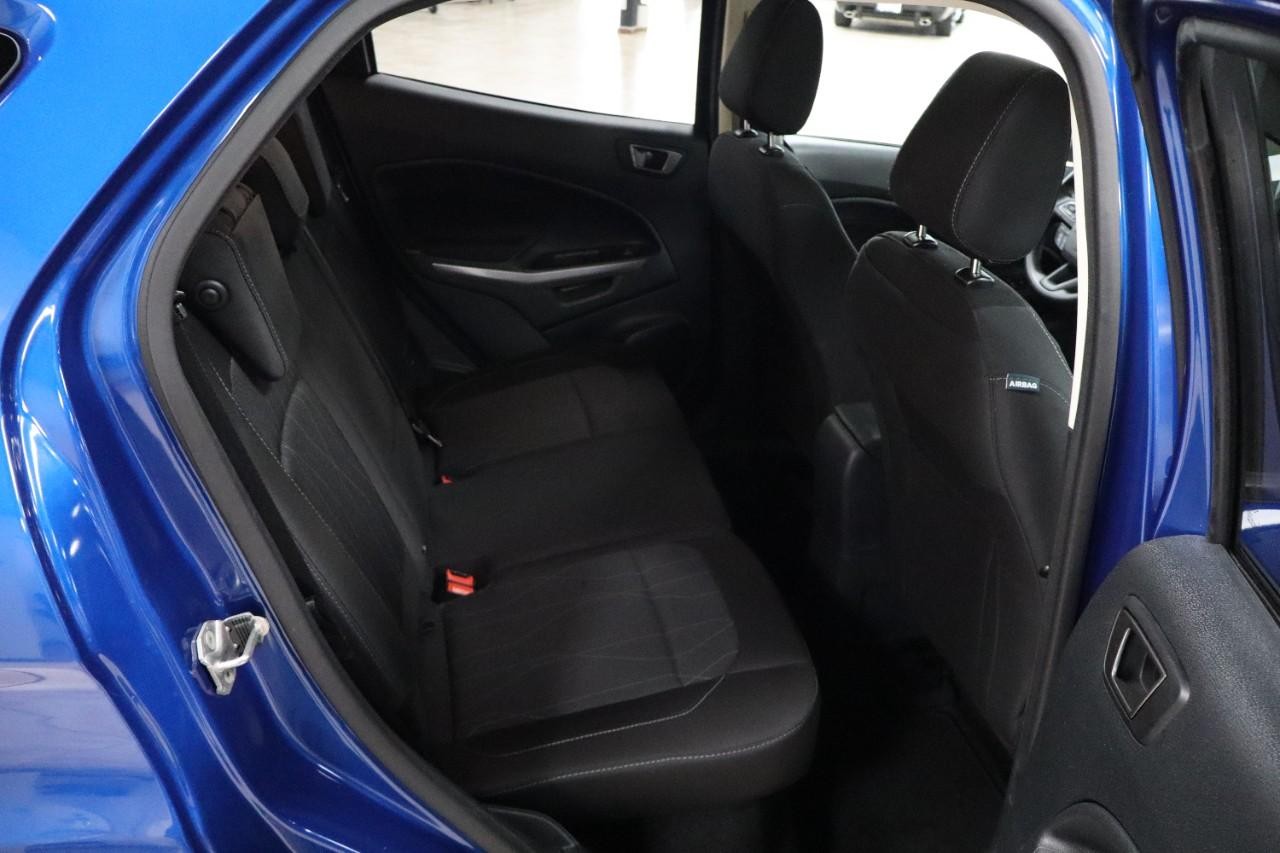 Ford EcoSport Vehicle Full-screen Gallery Image 21