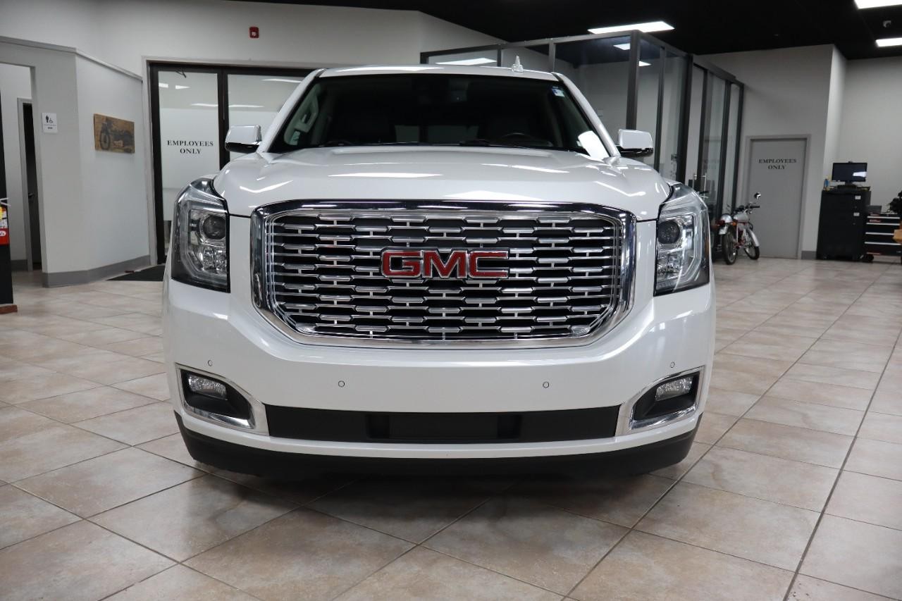 GMC Yukon Vehicle Full-screen Gallery Image 8