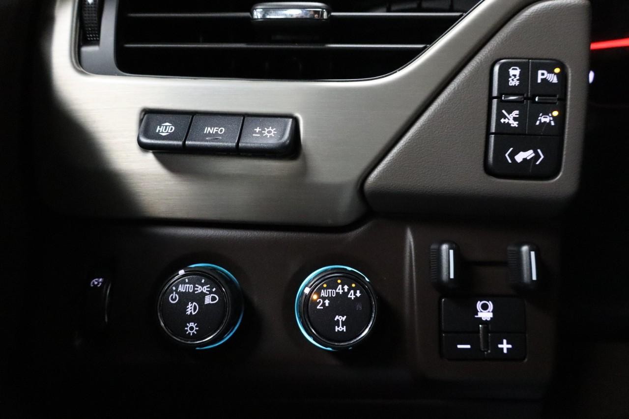 GMC Yukon Vehicle Full-screen Gallery Image 16