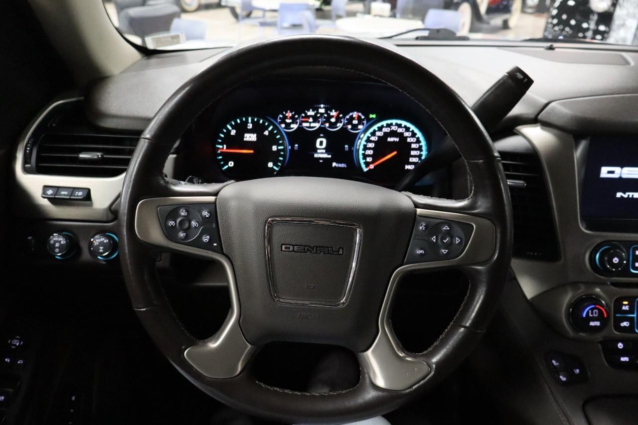 GMC Yukon Vehicle Full-screen Gallery Image 17