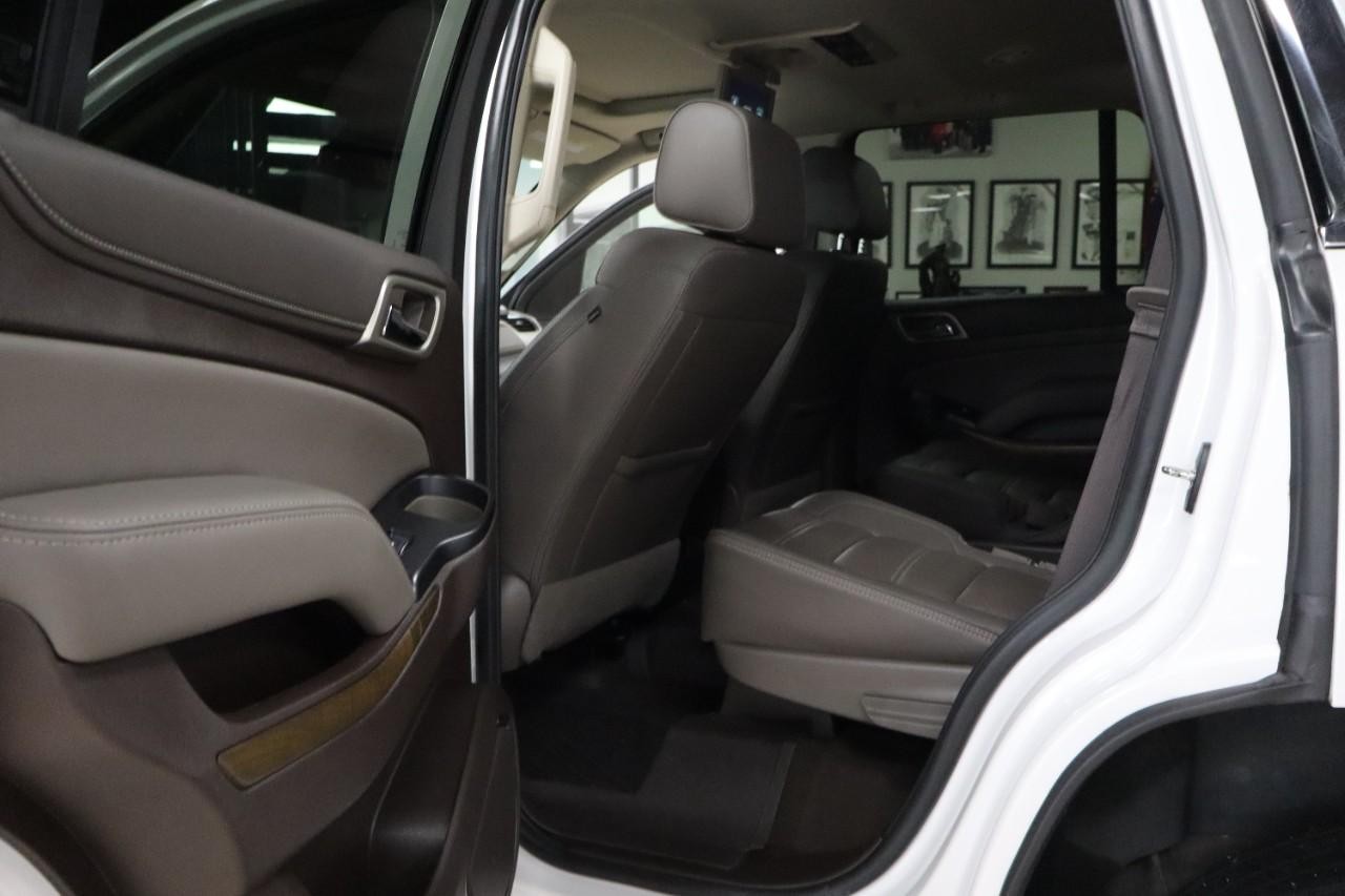 GMC Yukon Vehicle Full-screen Gallery Image 30
