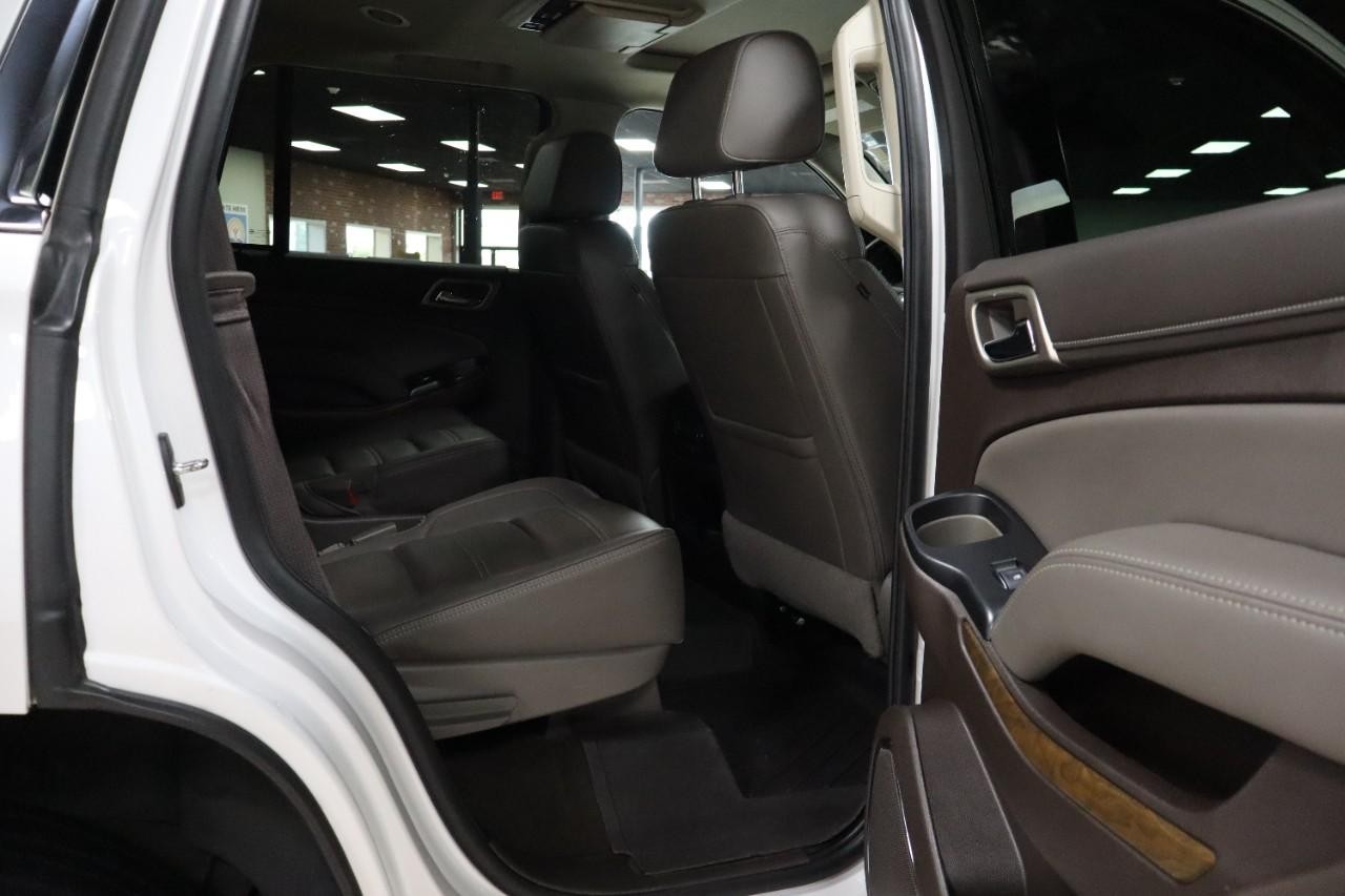 GMC Yukon Vehicle Full-screen Gallery Image 35