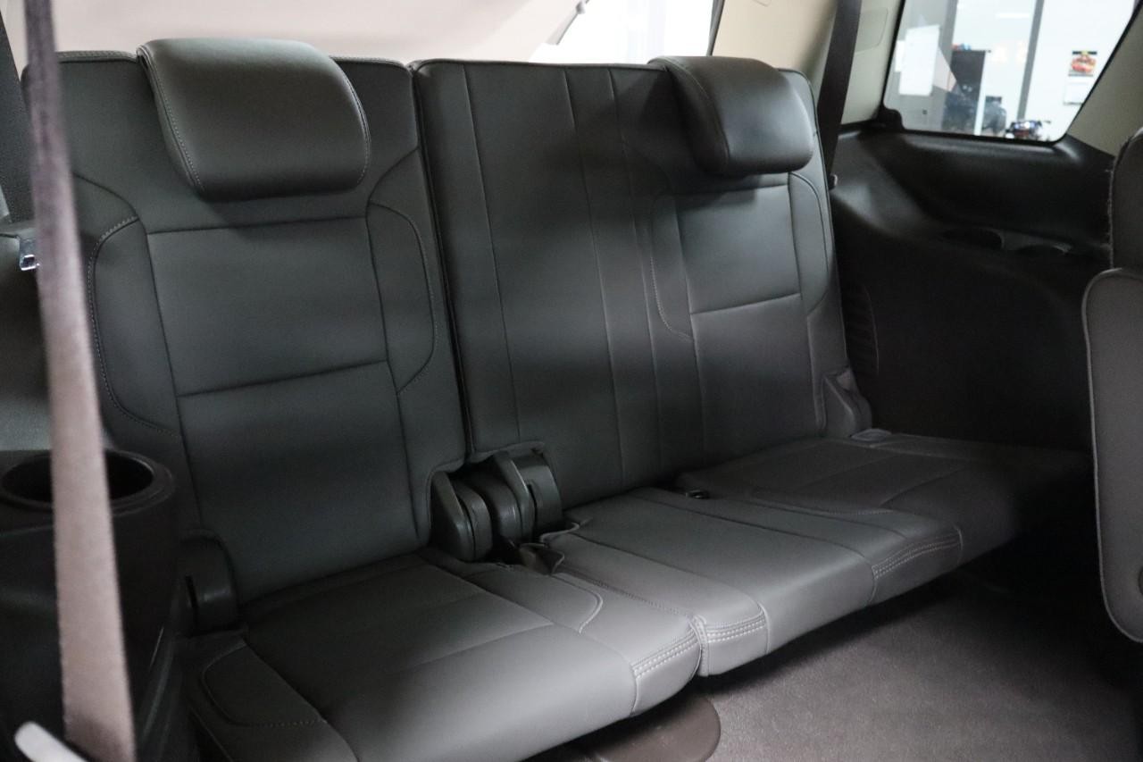 GMC Yukon Vehicle Full-screen Gallery Image 36